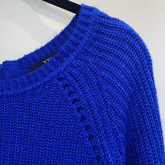 Forever 21 Royal Blue Knit Sweater Size: S - Picture 6 of 8